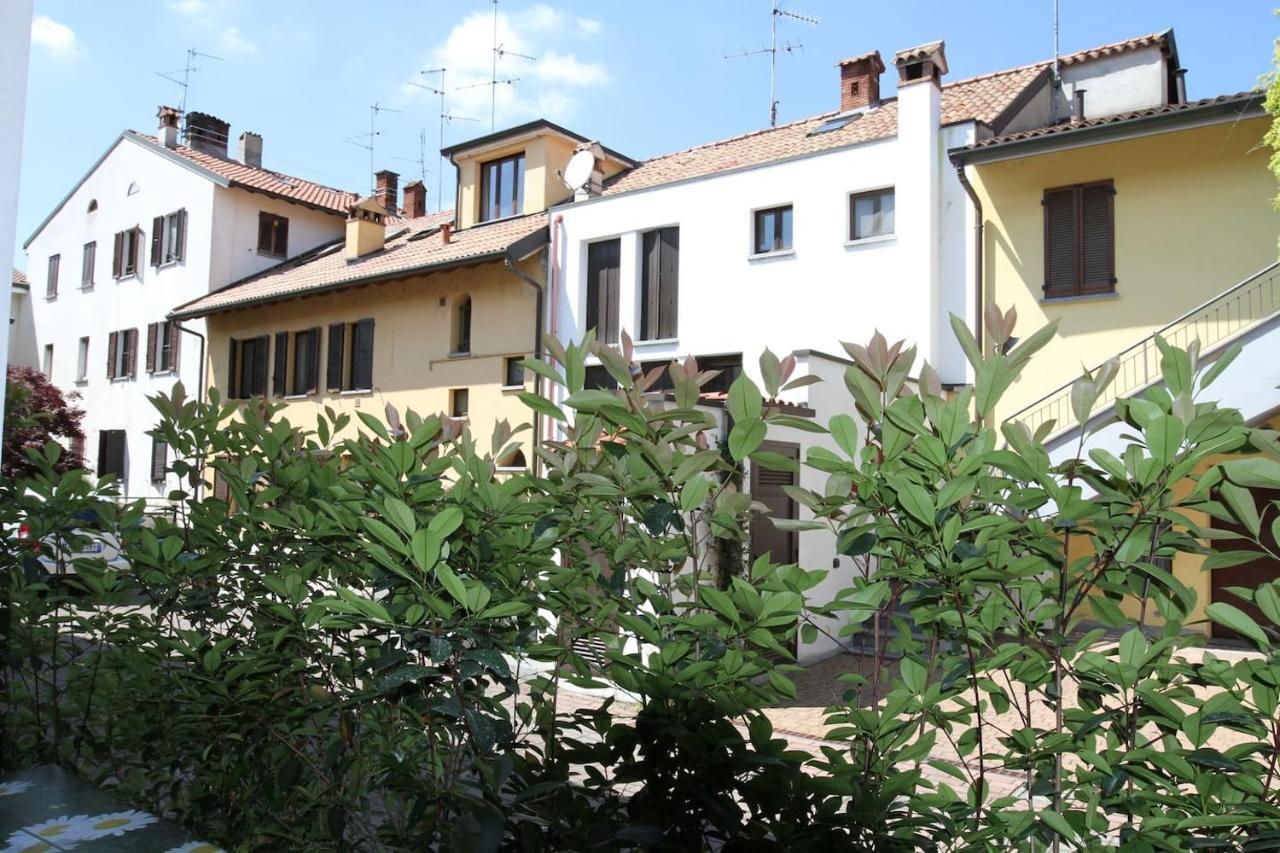 Corte Della Crisalide Ampio E Luminoso Bilocale In Centro Storico Cernusco Sul Naviglio Luaran gambar